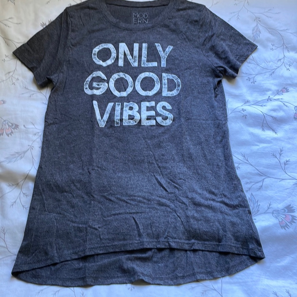 Women’s gray T-shirt